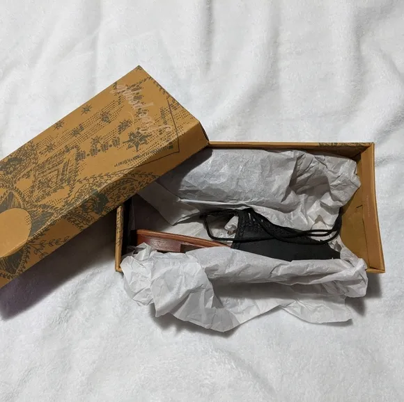 🆕 FREE PEOPLE SIZE 9 Black Genuine Leather Flat Sandals With Ankle Tie Details