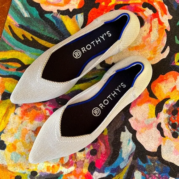 ⭐️ Rothy’s Gray Pointed Toe Flats