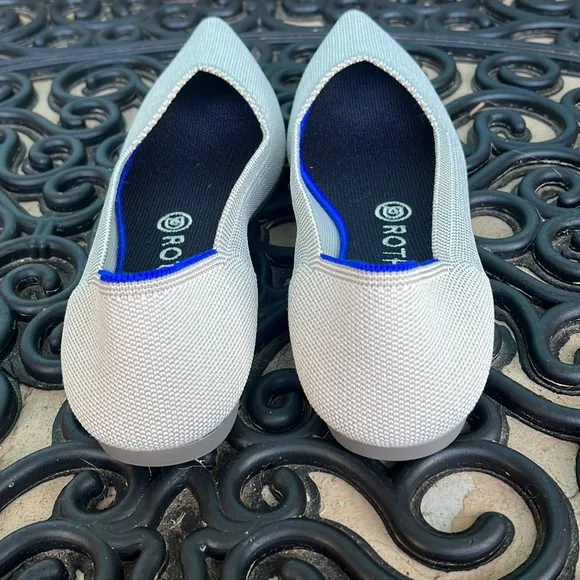 ⭐️ Rothy’s Gray Pointed Toe Flats