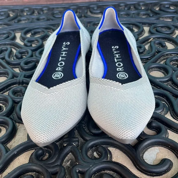⭐️ Rothy’s Gray Pointed Toe Flats