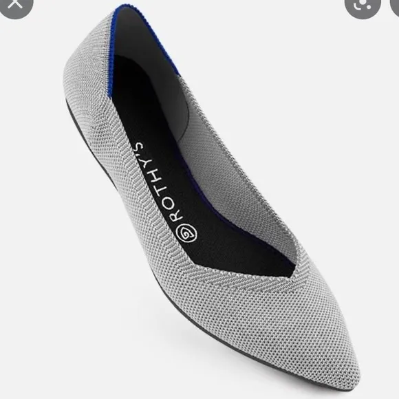 ⭐️ Rothy’s Gray Pointed Toe Flats
