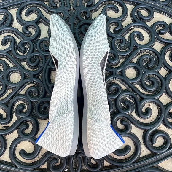 ⭐️ Rothy’s Gray Pointed Toe Flats