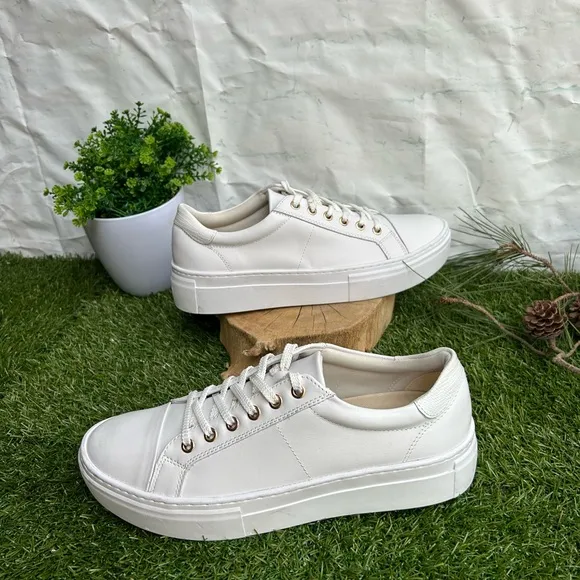 - VAGABONDZOE PLATFORM SNEAKERS size 40 US 10 NEW $140White leather