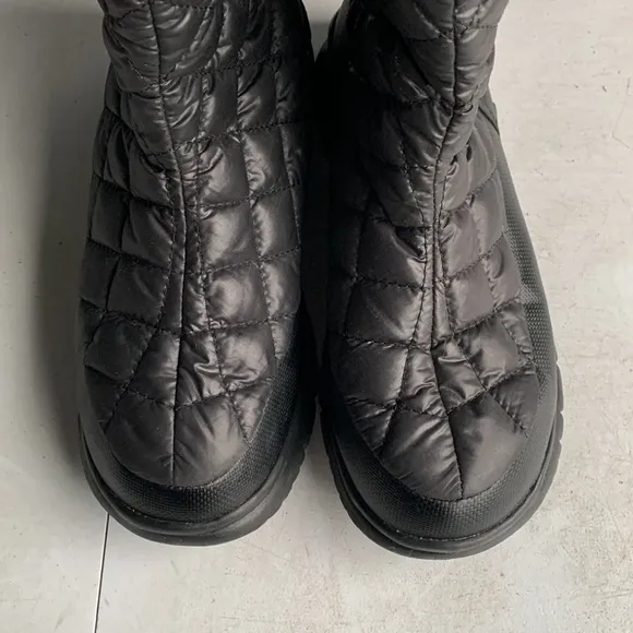 689 The North Face Thermoball Insulated Boots Ortholite Women's Size 6‎