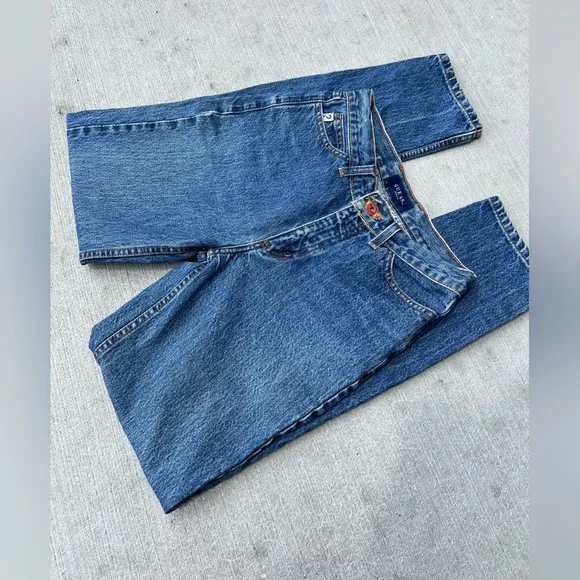 90s Vintage Guess Highwasited Straight Leg Mom Jean Size 27