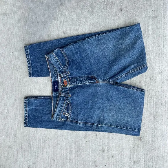 90s Vintage Guess Highwasited Straight Leg Mom Jean Size 27