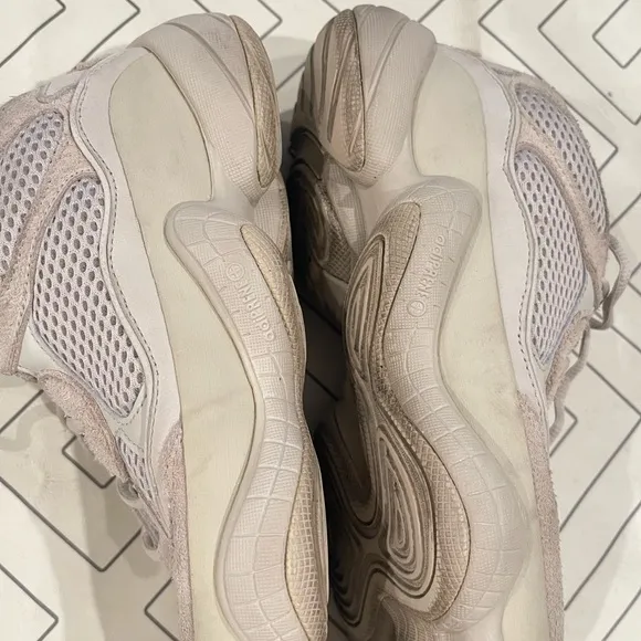 Adidas Yeezy 500 Blush/Desert Rat Sneakers
