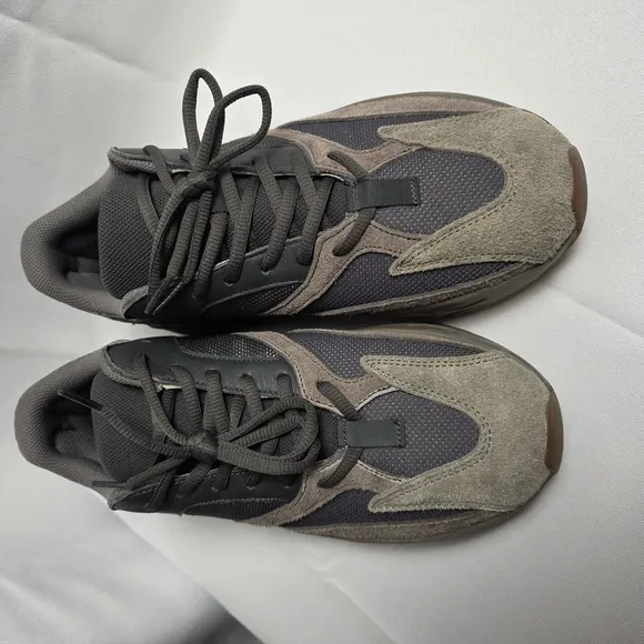 Adidas Yeezy 700 V1 Mauve Sz10