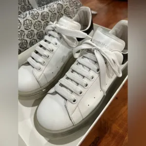 Alexander McQueen Larry Clear-Sole Sneakers