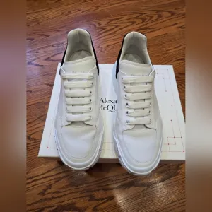 Alexander McQueen Mens White Sneakers, size EU-45, US 12