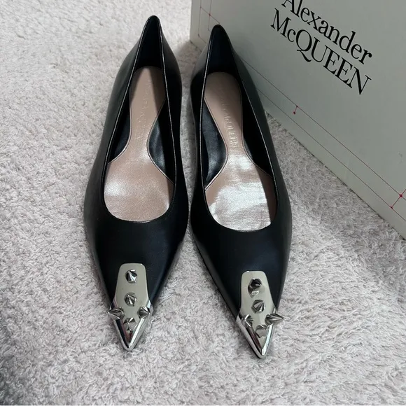 Alexander McQueen Spike Toe Flats 39 / 9