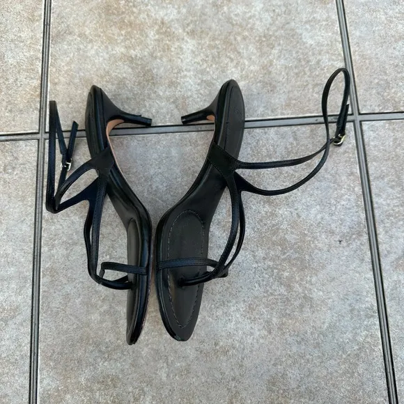 Alexandre Birman black leather strappy sandals