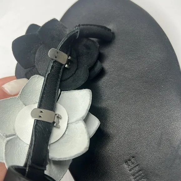 Anne Fontaine Sz 37 Black Leather Flat Thong Sandals - New Unworn