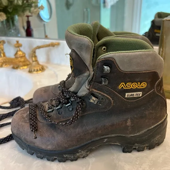 Asolo Gore-Tex Boots - Dark Brown Leather, Olive Insulated Liner, Sz 8.5