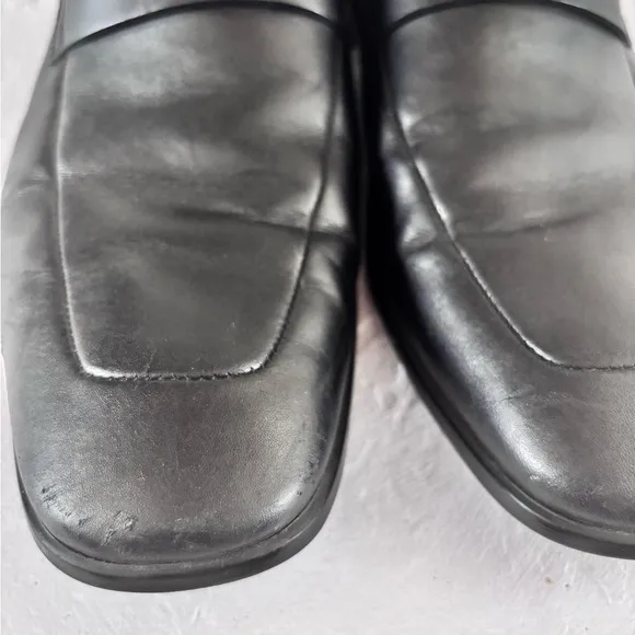 Authentic Gucci Black Leather Loafers