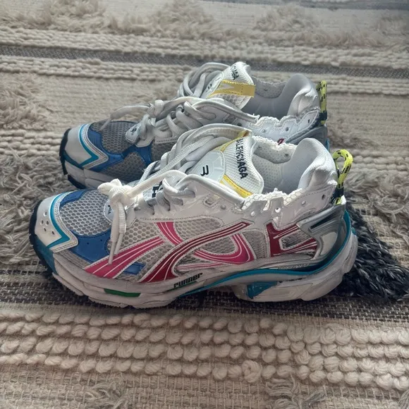Balenciaga White and Gray Sneakers Athletic Design