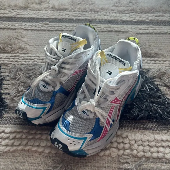 Balenciaga White and Gray Sneakers Athletic Design