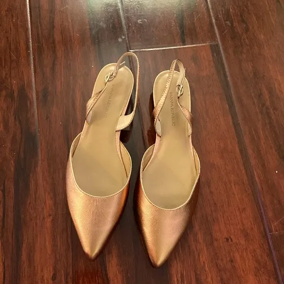 Banana Republic Metallic Rose Gold Slingback Sz 7.5 M