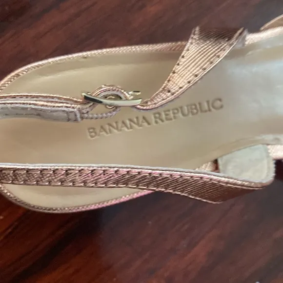 Banana Republic Metallic Rose Gold Slingback Sz 7.5 M