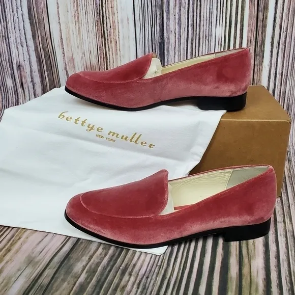 Bettye Muller Pink Regency Velvet Classic Loafers New Size 7