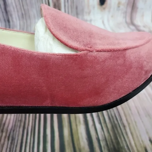 Bettye Muller Pink Regency Velvet Classic Loafers New Size 7