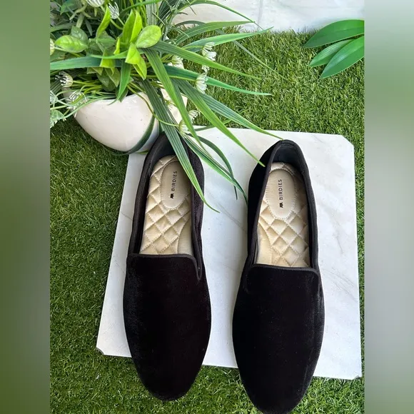 BIRDIES The starling black velvet sizes  8.5 women like new