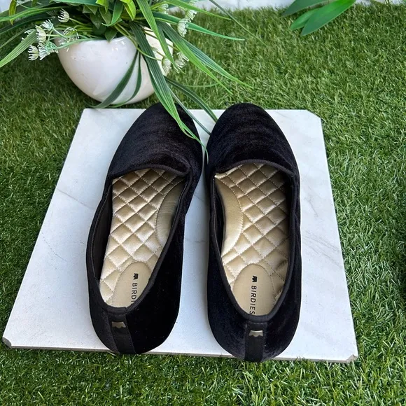 BIRDIES The starling black velvet sizes  8.5 women like new
