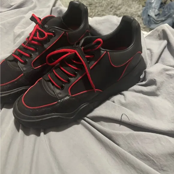 Black and Red Chunky Sneakers with Bold Accents