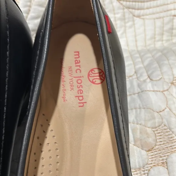 Black Leather Slip-On Loafers with Minimalist Design