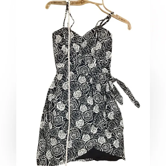 Black white swirl rose floral print wrap sweetheart spaghetti strap dress S NWOT