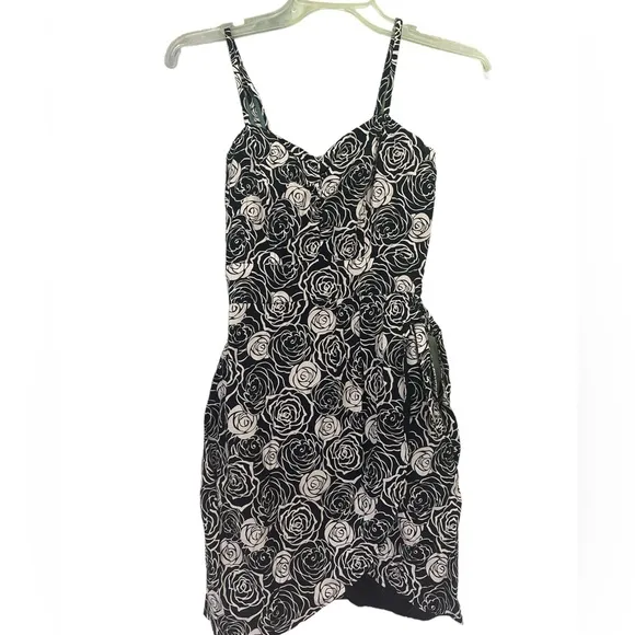 Black white swirl rose floral print wrap sweetheart spaghetti strap dress S NWOT