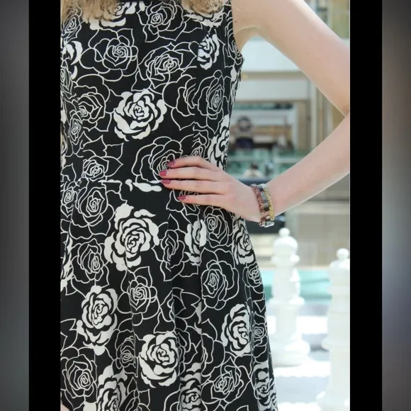 Black white swirl rose floral print wrap sweetheart spaghetti strap dress S NWOT