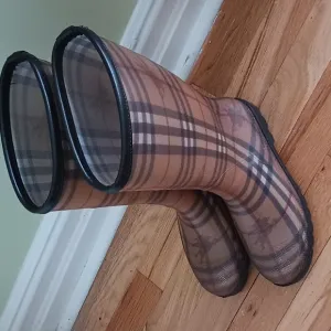 Burberry Classic Check Rain/Snow Boots UK Size 6 EU Size 39