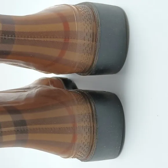 Burberry Classic Check Rain/Snow Boots UK Size 6 EU Size 39