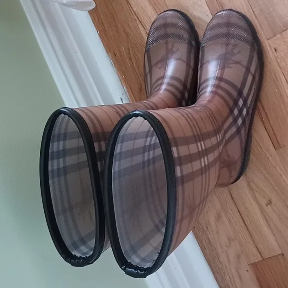 Burberry Classic Check Rain/Snow Boots UK Size 6 EU Size 39