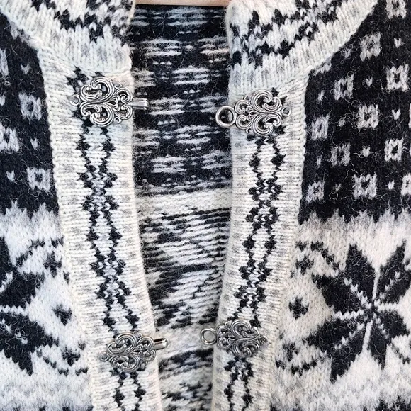 Cambridge Dry Goods Womens 100% Wool Fair Isles Nordic Cardigan Sweater Large