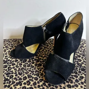 Coach black suede strappy sandals GUC w/ side zip women’s 8.5