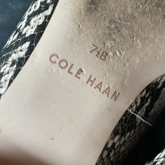 Cole Haan Signature Snakeskin flats, Bow Pointed Toe Size 7.5B