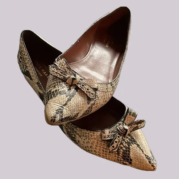 Cole Haan Signature Snakeskin flats, Bow Pointed Toe Size 7.5B