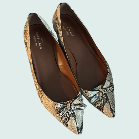 Cole Haan Signature Snakeskin flats, Bow Pointed Toe Size 7.5B