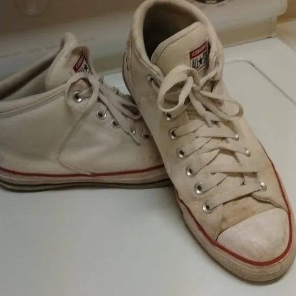 Converse White All Star Chuck Taylor High Top Converse Men’s Sneakers Size 9
