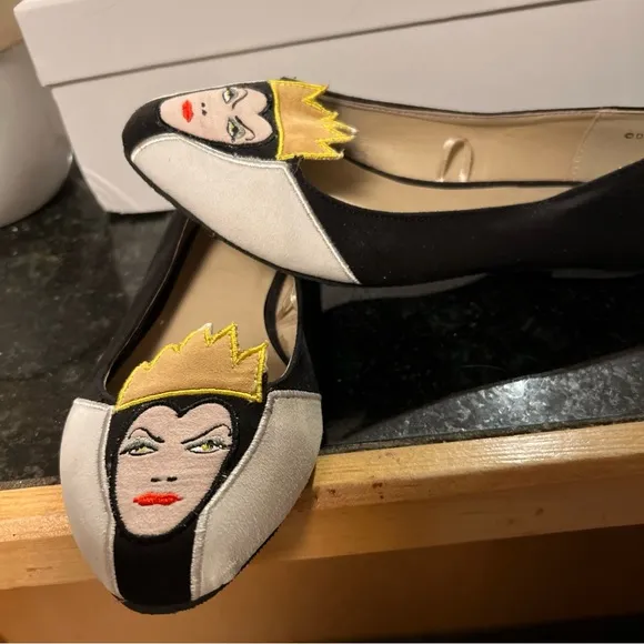Disney Evil Queen Flats size 7 NWOT never worn sun Disney Evil Queen.