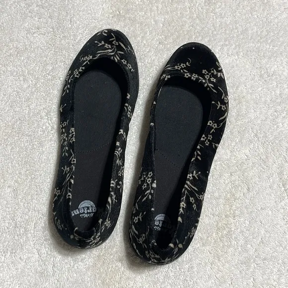 Doc Marten Rare Floral Flats Size 7