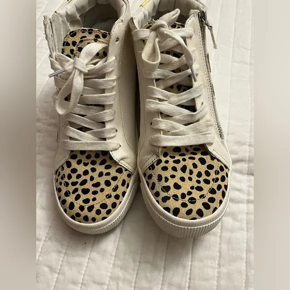 Dolce Vita leopard high tops