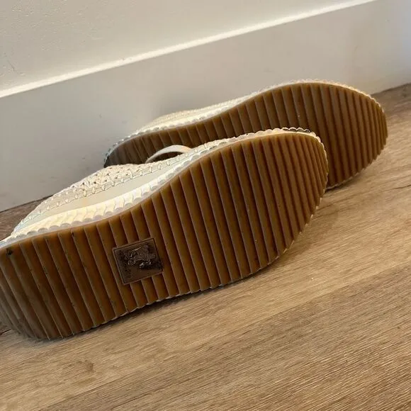 Dolce Vita Dolen Sneakers in Sandstone Knit size 8.5