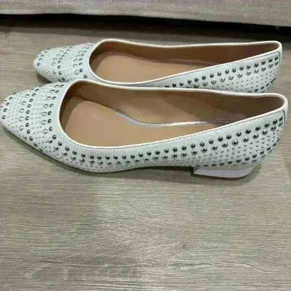Donald J Pliner Dora Jeweled white Ballerina Flat 6.5