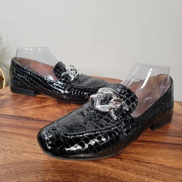 Donald Pliner Bristol Black Croc Leather Loafers Oversized Chain Accent Size 8.5