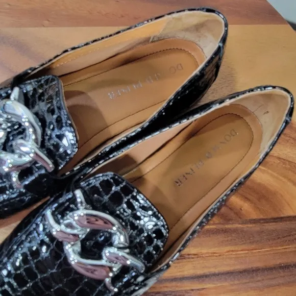 Donald Pliner Bristol Black Croc Leather Loafers Oversized Chain Accent Size 8.5