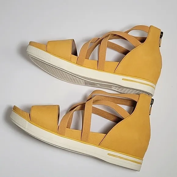 Eileen Fisher yellow strappy elastic sporty sandals women's size 10