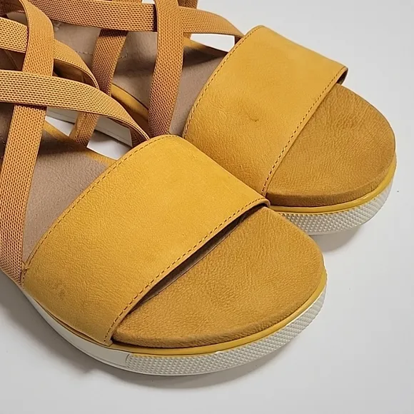 Eileen Fisher yellow strappy elastic sporty sandals women's size 10